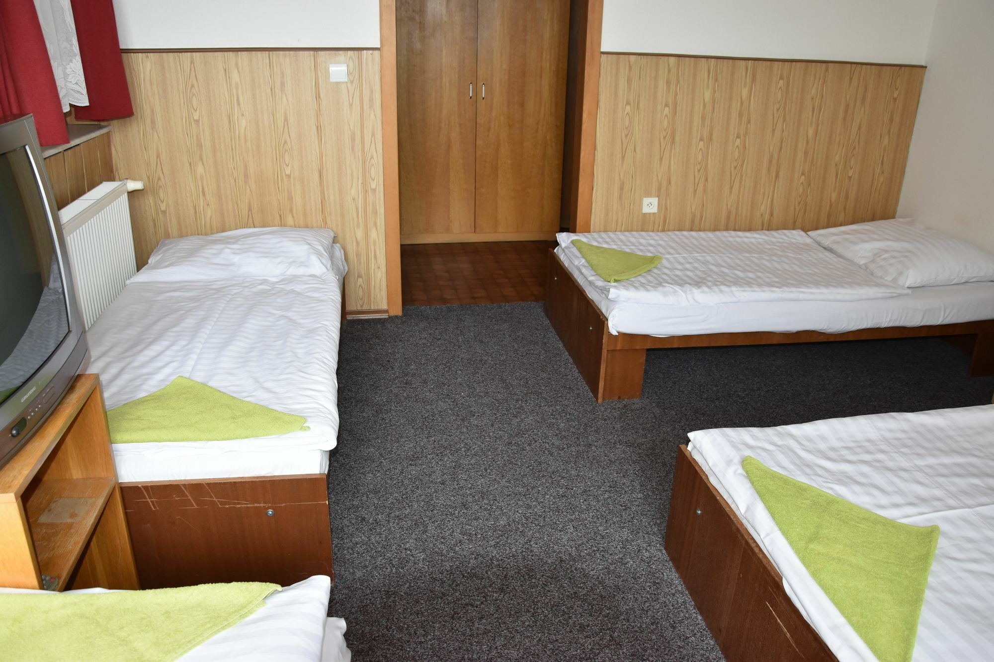 Hotel Alexander Прага Екстериор снимка